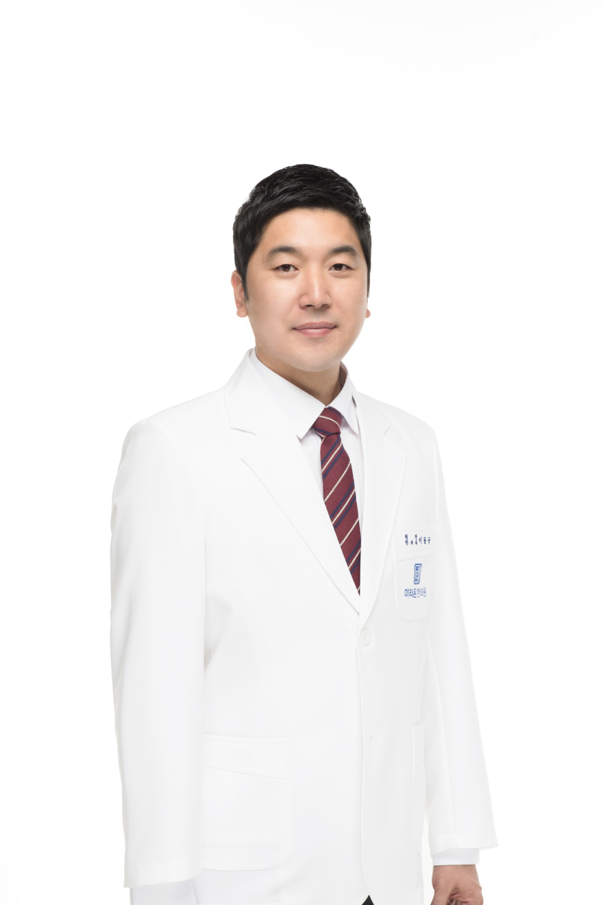 [크기변환]1.이동규 원장님 (1).jpg